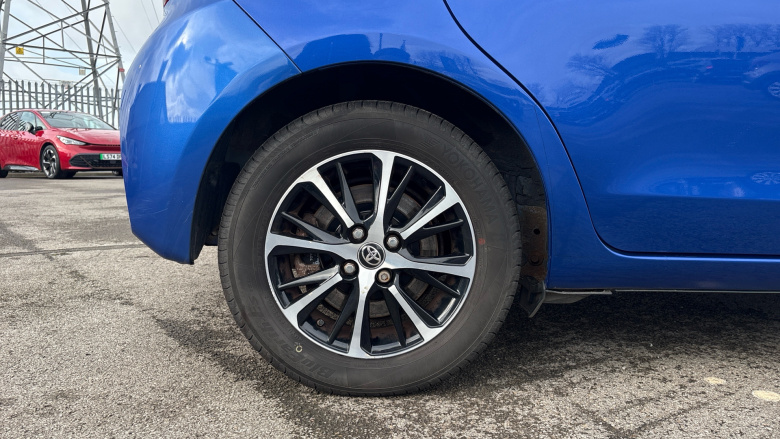 Toyota Yaris 1.5 Hybrid Icon Tech 5dr CVT Hybrid Hatchback